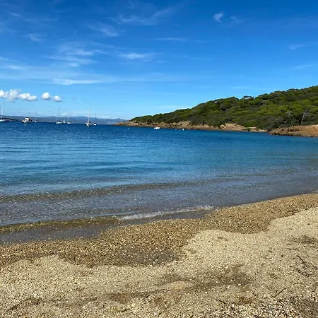 A 2 Pas De La Hyères